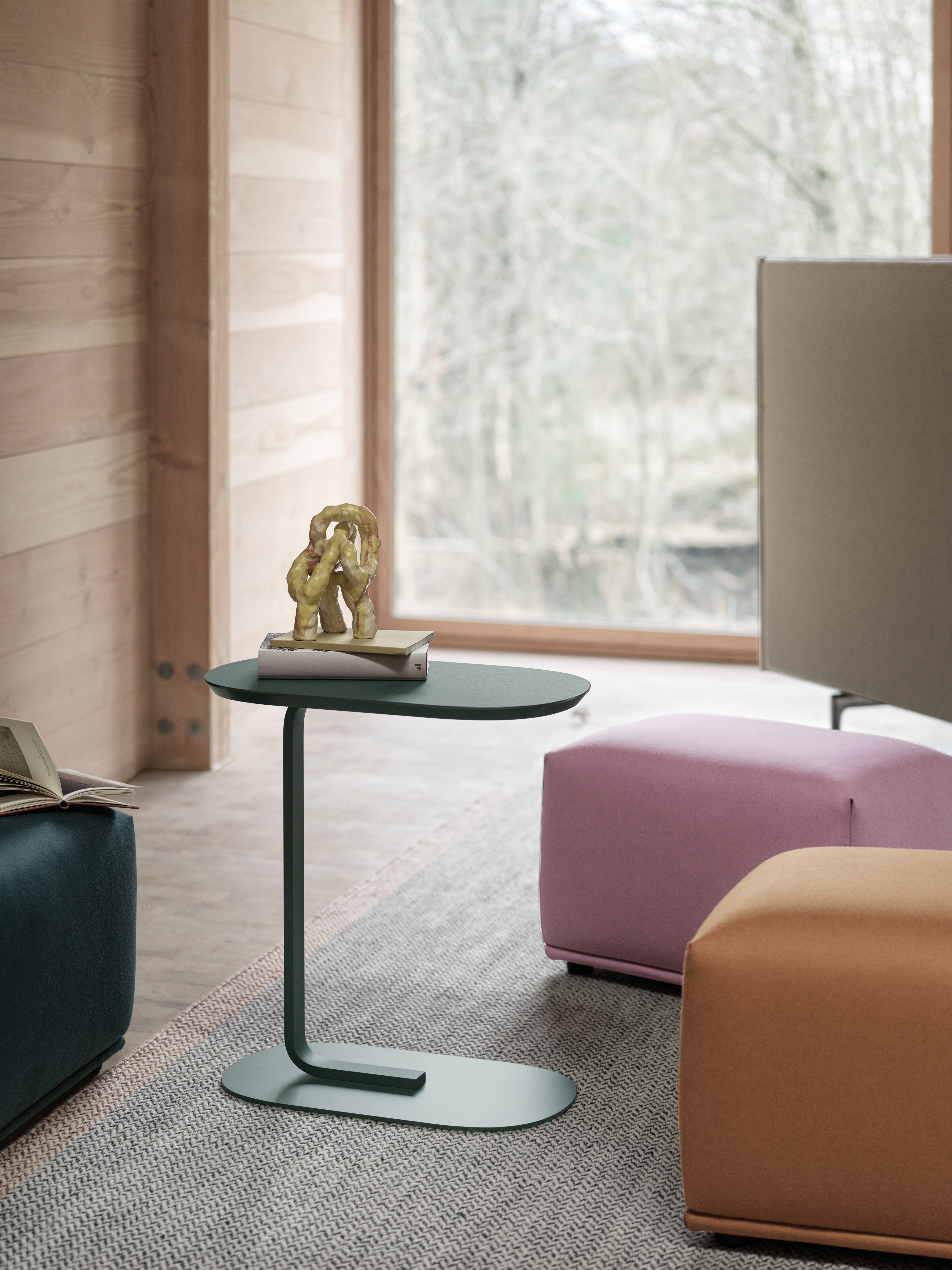 Relate H60 Dark Green, Echo Pouf, Ply Rug Black/White, Outline Highback SH45 Chrome/Vidar 222